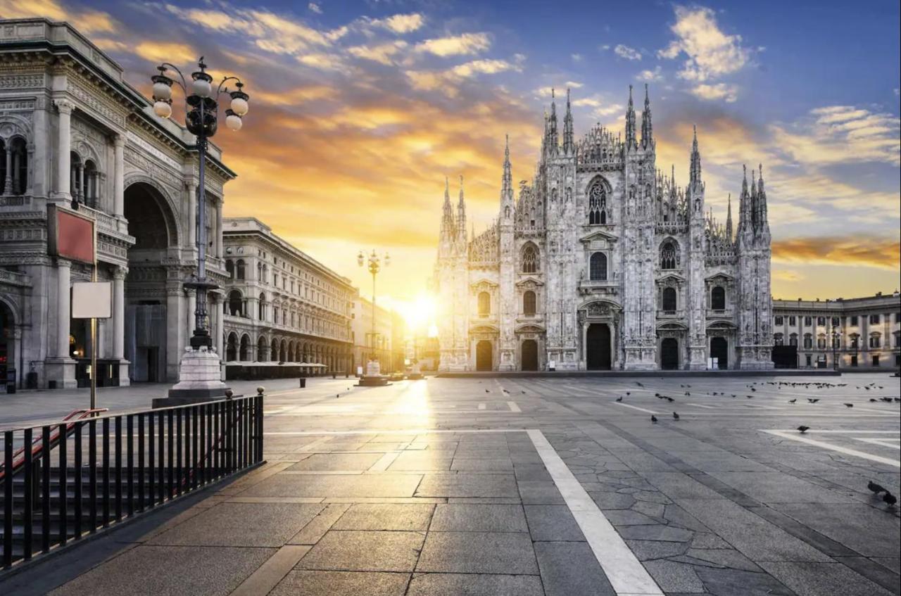 Lussuoso Attico Con Garage Gratis Vicino Al Duomo E Allo Ieo Milan Exterior photo